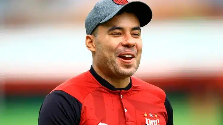 Provocou! Jair Ventura brinca com Vila Nova ap&oacute;s t&iacute;tulo goiano