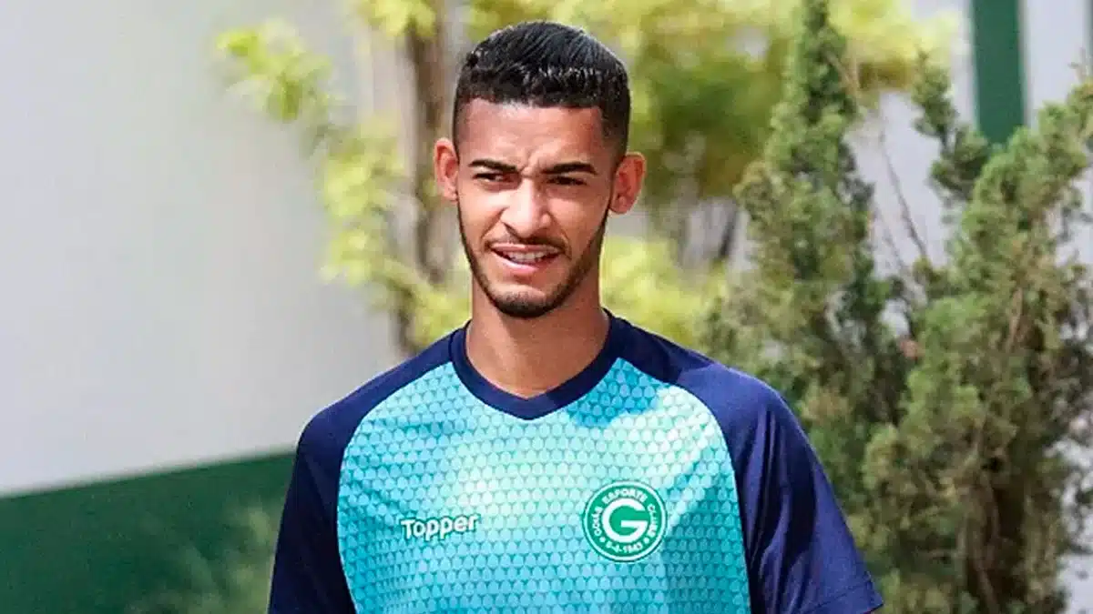 Revelado no Goi&aacute;s, lateral pode jogar a S&eacute;rie B de 2024 em outro clube