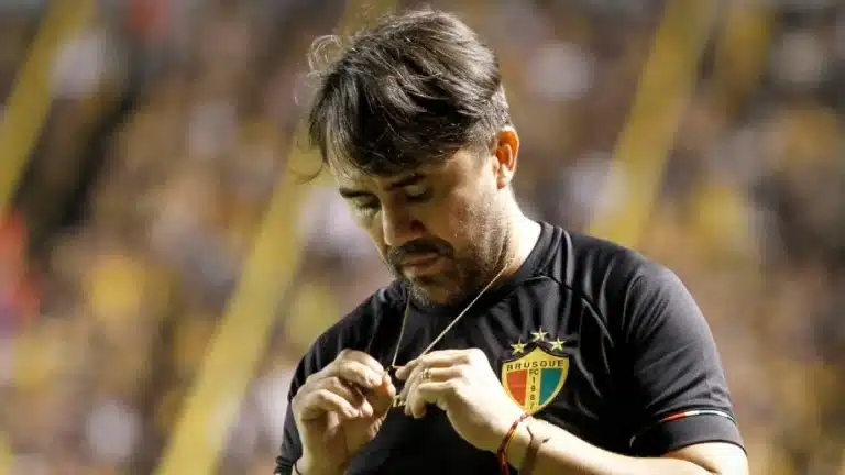 Ap&oacute;s derrota na final, t&eacute;cnico do Brusque aponta culpado