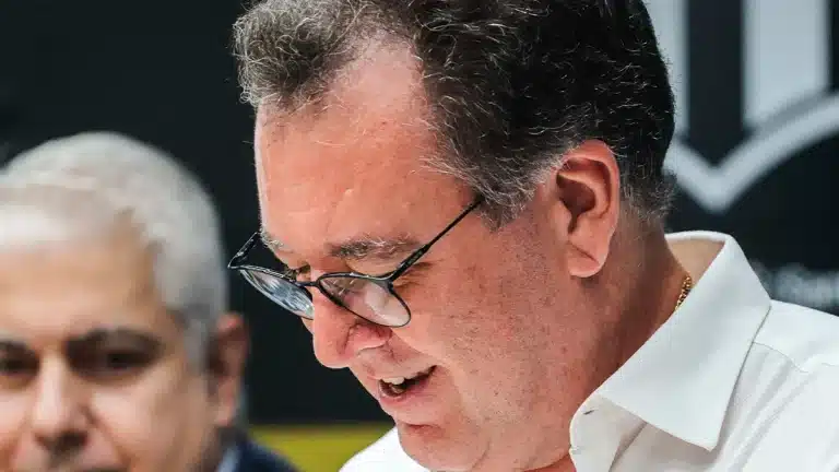 Vem novidade por a&iacute;! Sem transfer ban, Santos prepara o an&uacute;ncio de 4 refor&ccedil;os