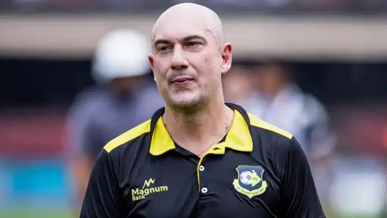 Surpeendeu! Goi&aacute;s anuncia t&eacute;cnico desejado pelo Corinthians em 2024