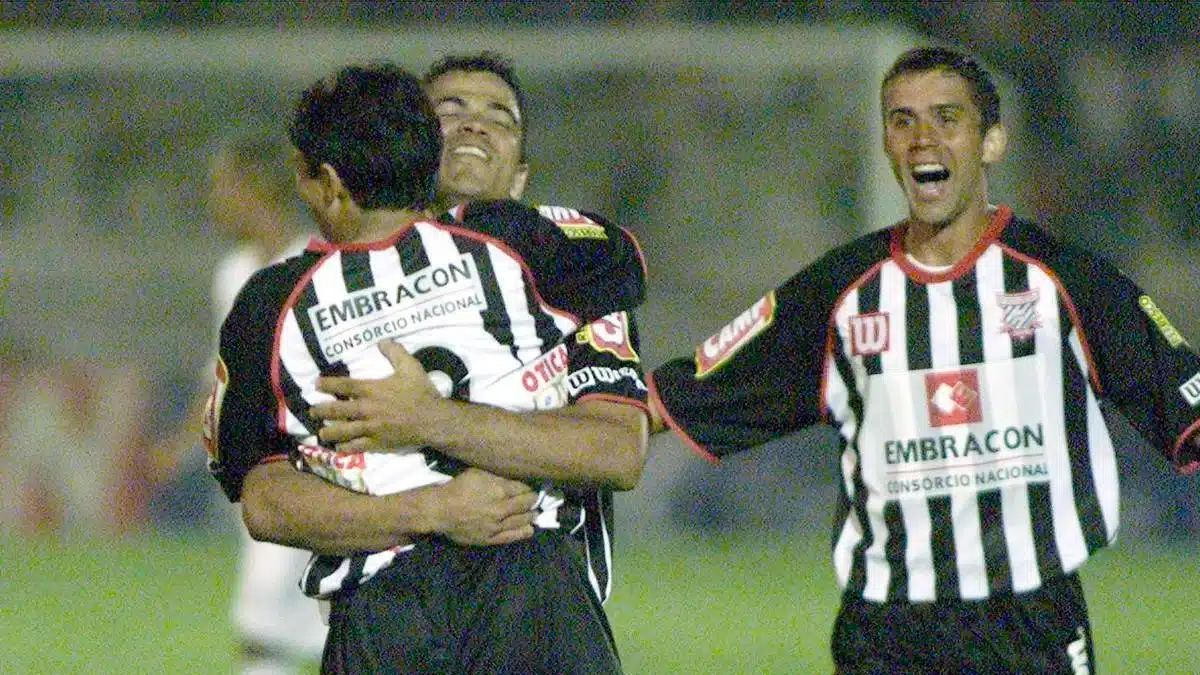 Mesmo rebaixado em 2007, o Paulista aplicou uma goleada hist&oacute;rica no Gr&ecirc;mio Barueri pela S&eacute;rie B. Foto: Reprodu&ccedil;&atilde;o
