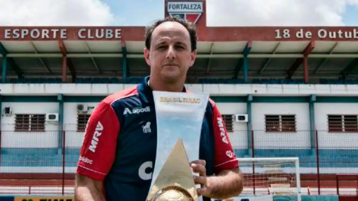 Rog&eacute;rio Ceni conquistou a S&eacute;rie B de 2018 no comando do Fortaleza. Foto: Leonardo Moreira