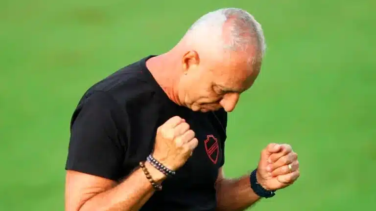 Tem surpresa para M&aacute;rcio Fernandes! Vila Nova anuncia lateral-direito para a S&eacute;rie B