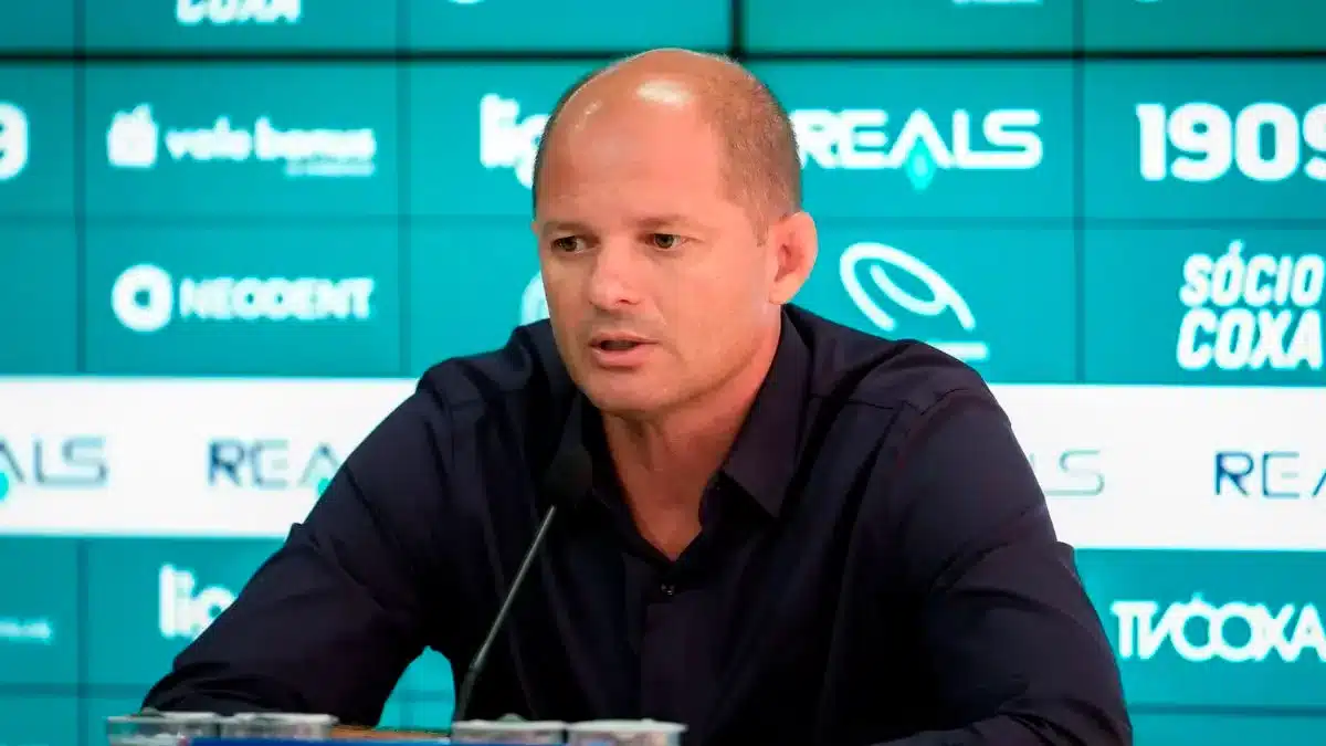 Com mais uma derrota, Coritiba inicia semana com pressa para fechar com novo t&eacute;cnico