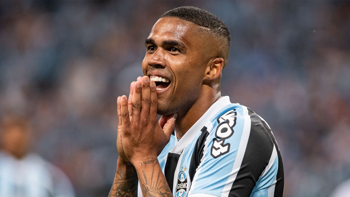Mesmo com um time estrelado, o Gr&ecirc;mio n&atilde;o conseguiu fechar 2021 na S&eacute;rie A do Brasileir&atilde;o. Foto: Icon Sport