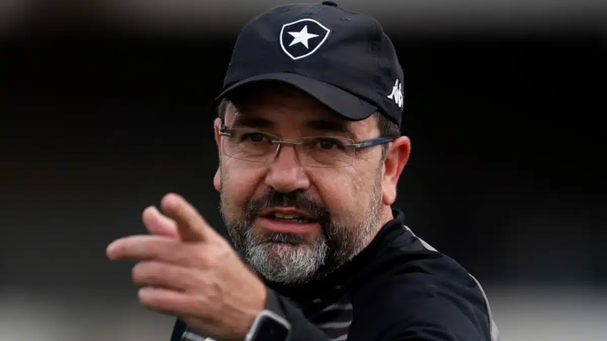 Com 3 troféus, Enderson Moreira é o técnico mais campeão da Série B na história. Foto: Reprodução Web