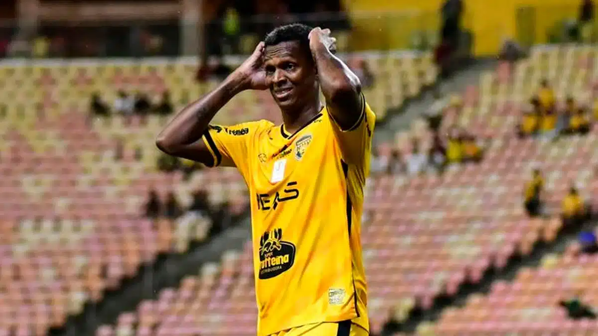 P&oacute;s-jogo: Sem J&ocirc;, preso, Amazonas perde para a Ponte Preta em Campinas