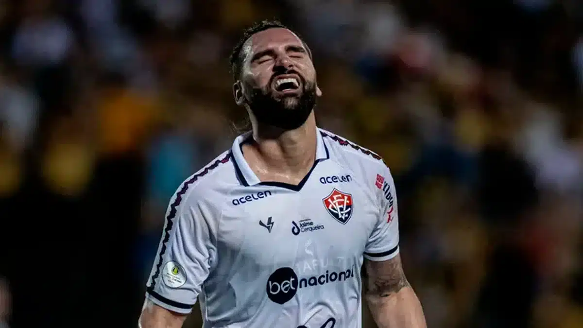 Léo Gamalho, o "Ibrahimovic brasileiro", está na vice-liderança da artilharia geral da Série B do Brasileirão. Foto: Reprodução Web