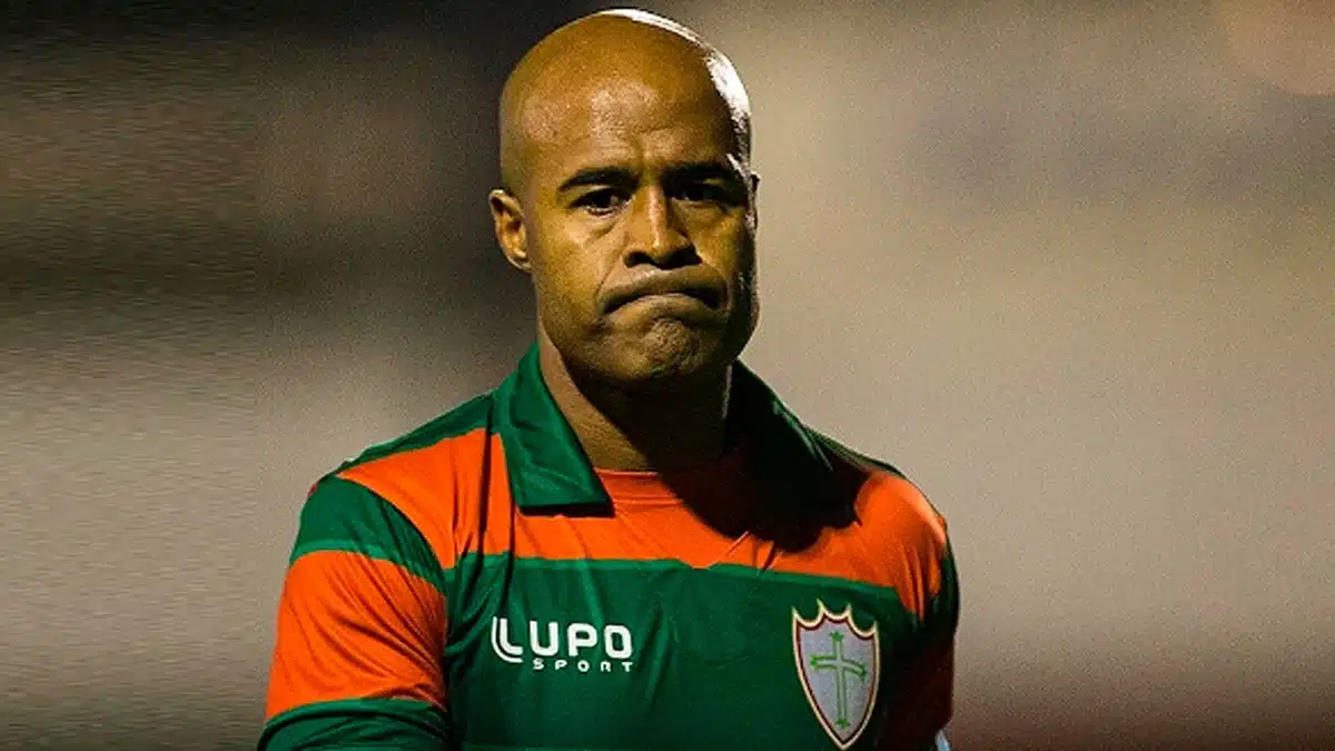 Ap&oacute;s cair da elite do Brasileir&atilde;o, a Portuguesa tamb&eacute;m foi rebaixada na S&eacute;rie B do ano seguinte. Foto: Reprodu&ccedil;&atilde;o