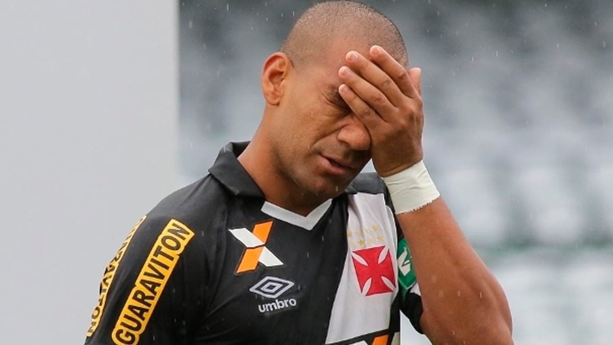 Em 2015, o Vasco teve uma das suas quedas para a S&eacute;rie B mais surpreendentes da hist&oacute;ria. Foto: Reprodu&ccedil;&atilde;o Web